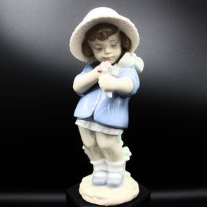 Vintage Lladro Porcelain Figurine Girl with Flowers One for Me NAO Daisa Spain